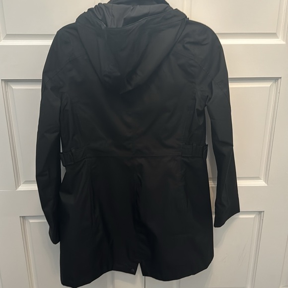 The North Face rain coat w/ hood - Picture 5 of 5